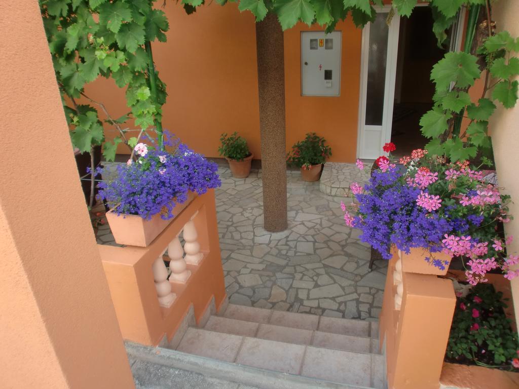 Banjol Apartments Bene מראה חיצוני תמונה